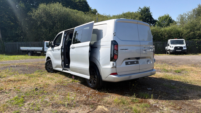 Ford Transit Custom 320 L2 Diesel Fwd 2.0 EcoBlue 136ps H1 Double Cab Van Limited Auto - Image 36